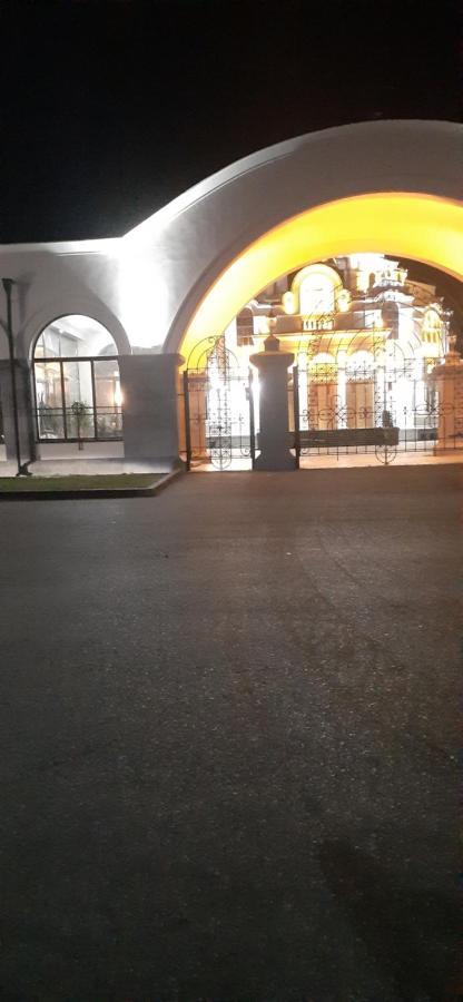 Boutique Hotel Pʼotʼi Dış mekan fotoğraf