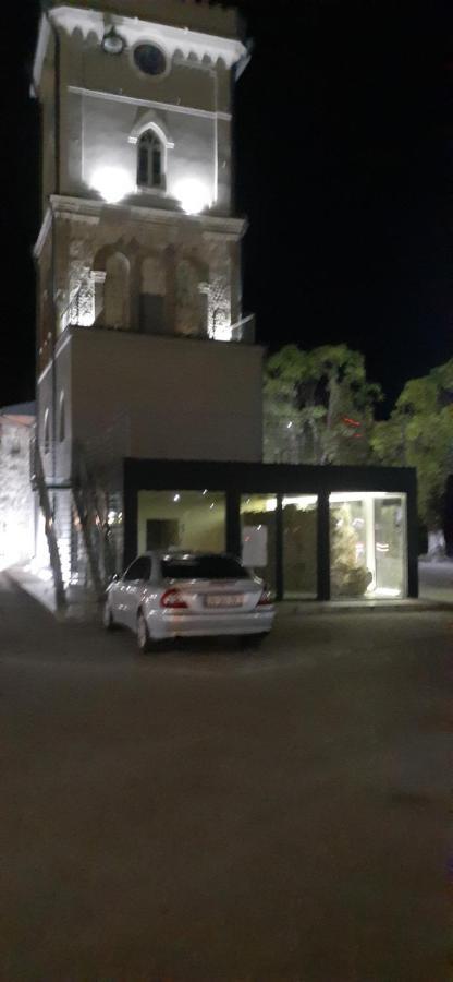 Boutique Hotel Pʼotʼi Dış mekan fotoğraf