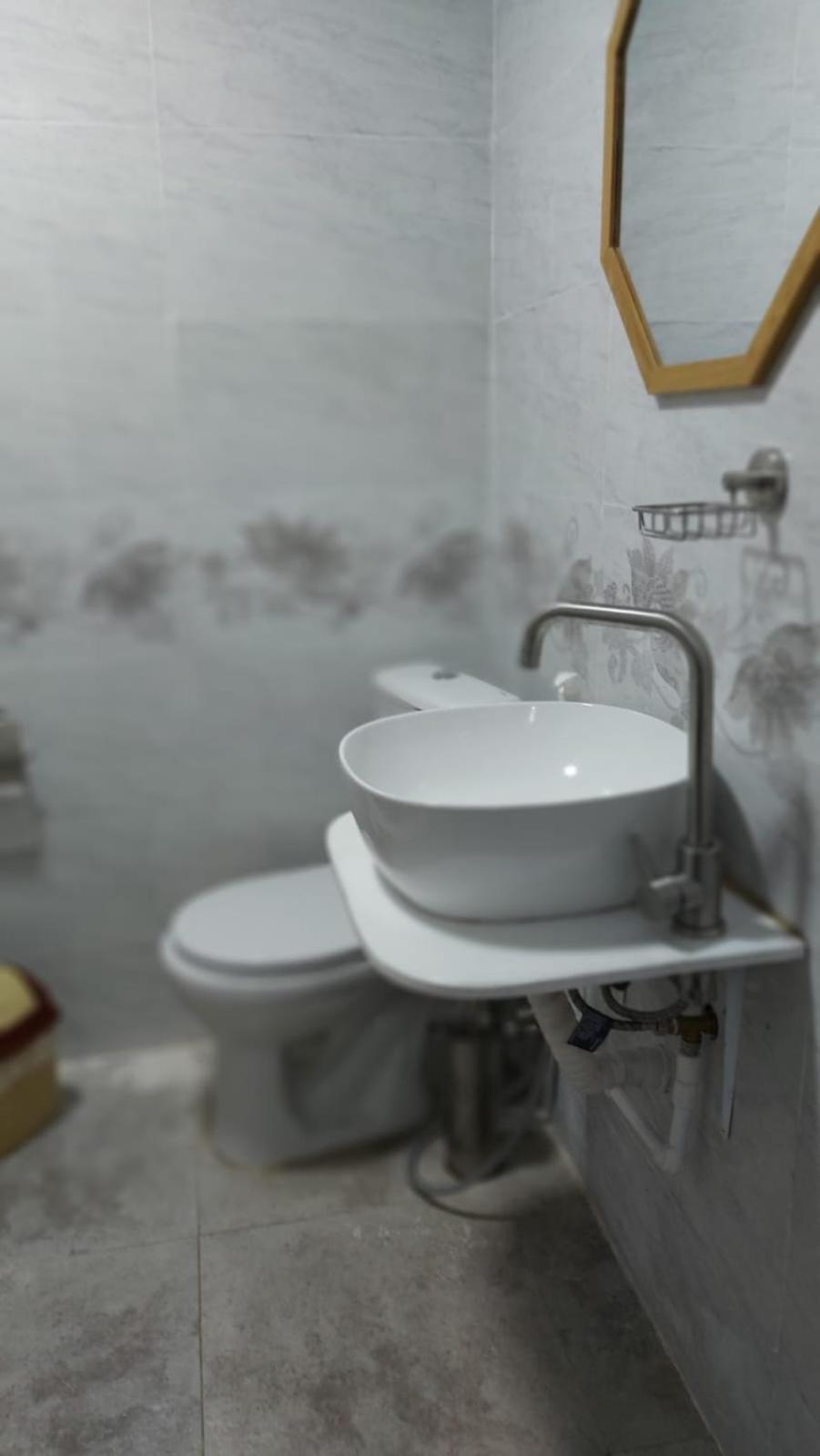Boutique Hotel Pʼotʼi Dış mekan fotoğraf