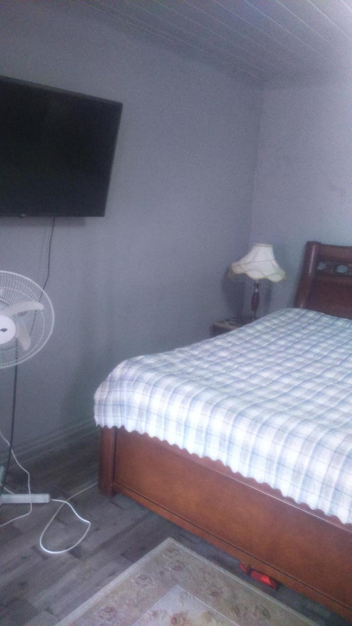 Boutique Hotel Pʼotʼi Dış mekan fotoğraf